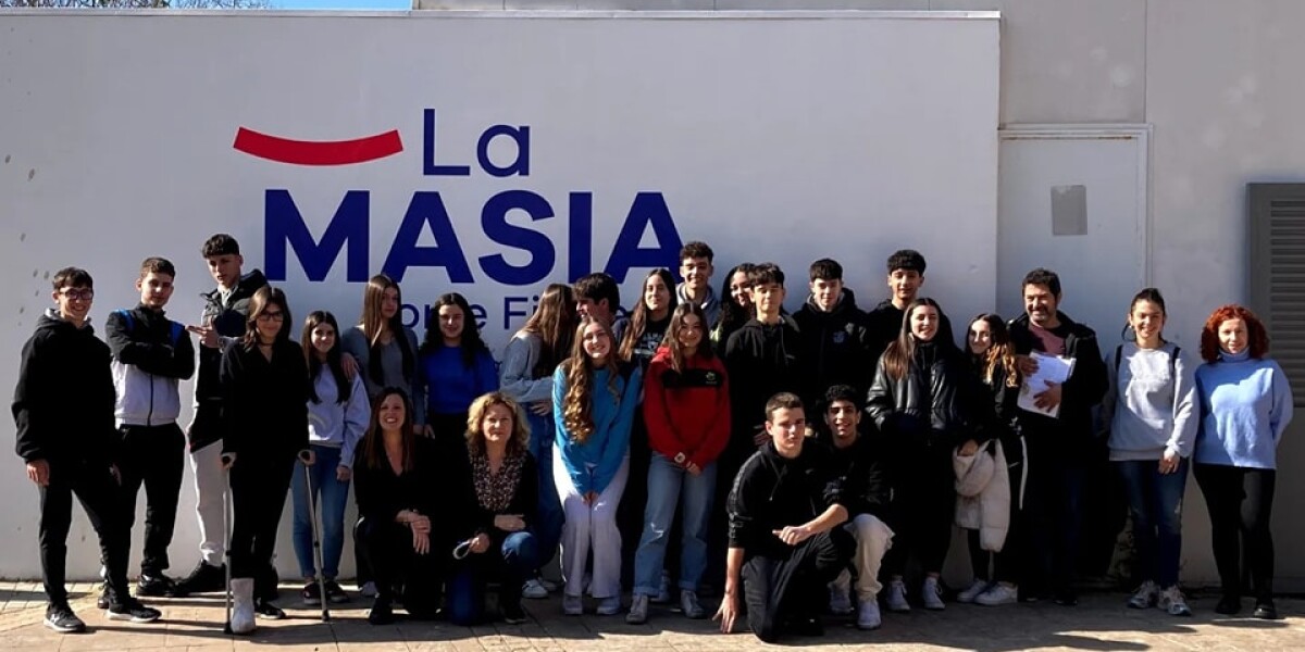 Alumnos del Pedagogium Cos visitan el Centro La Masía